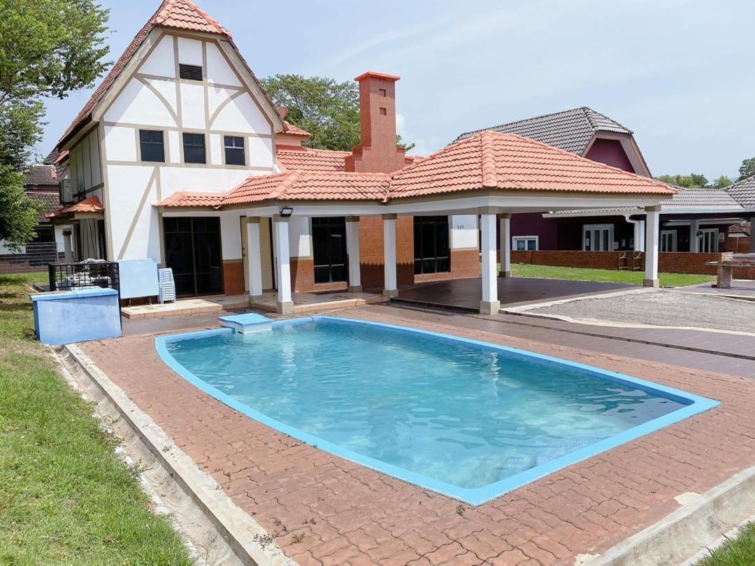 Malacca Villa With Private Swimming Pool מראה חיצוני תמונה